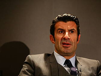 Figo drops FIFA candidacy to m...